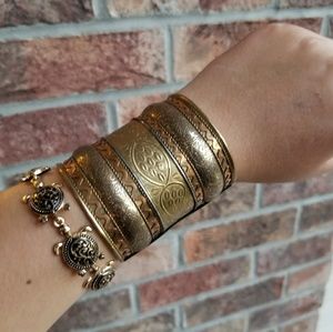 🐱"Egyptian Style" Cuff Bangle🐱
